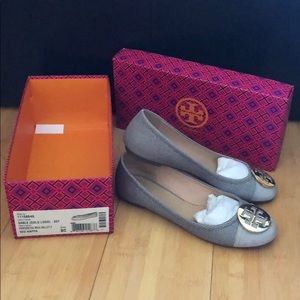 TORY BURCH- gray flats